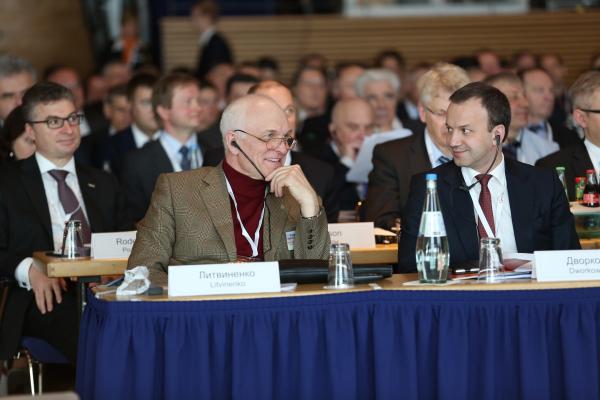Владимир Литвиненко и Аркадий Дворкович на VII Российско-Германской сырьевой конференции «Устойчивая и инновационная сырьевая политика. Партнерство в современных условиях»